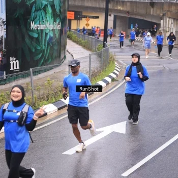 Runner Photo 7938598
