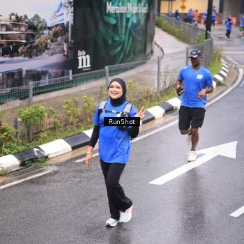 Runner Photo 7938599