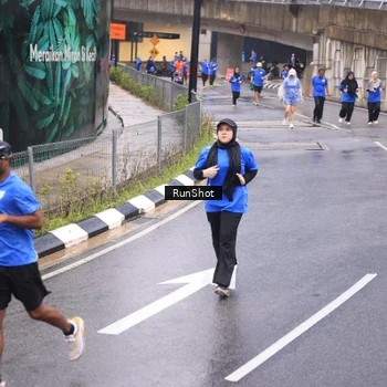 Runner Photo 7938602