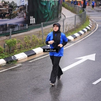 Runner Photo 7938612