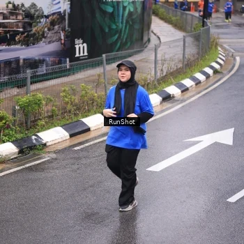 Runner Photo 7938615