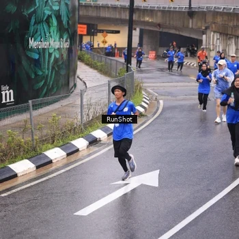 Runner Photo 7938620