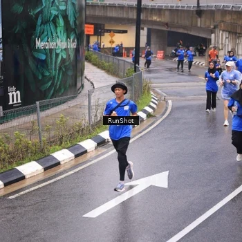 Runner Photo 7938622