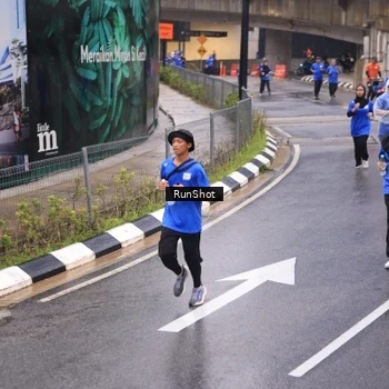 Runner Photo 7938623