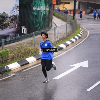 Runner Photo 7938625
