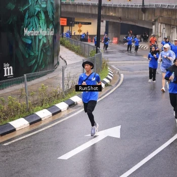 Runner Photo 7938631
