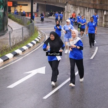 Runner Photo 7938633