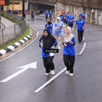 Runner Photo 7938636