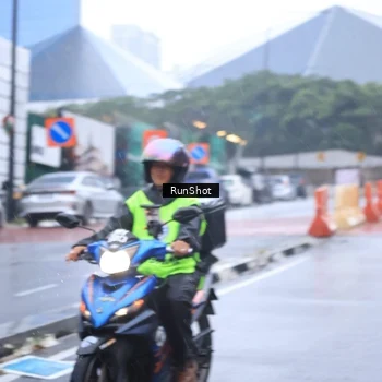Runner Photo 7938639