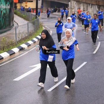 Runner Photo 7938640