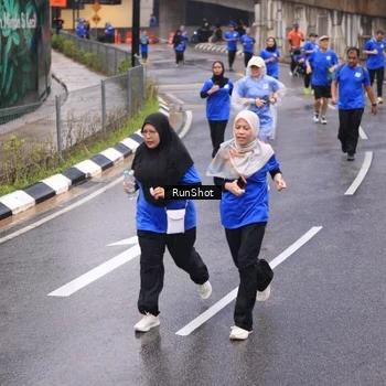 Runner Photo 7938642
