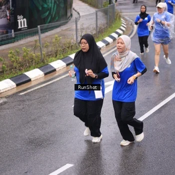 Runner Photo 7938646