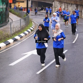 Runner Photo 7938685