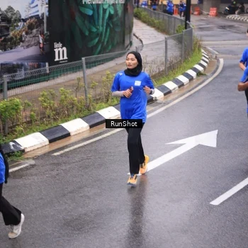 Runner Photo 7938687