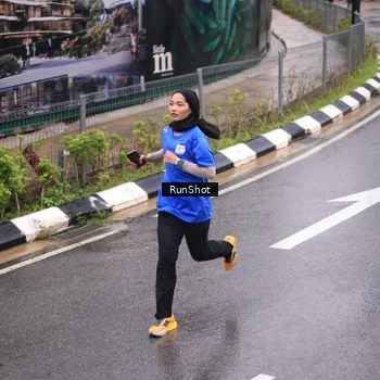 Runner Photo 7938691