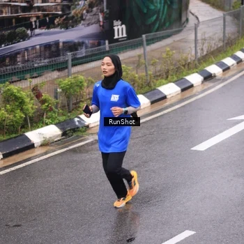 Runner Photo 7938695