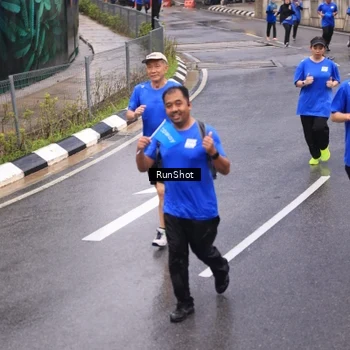 Runner Photo 7938705