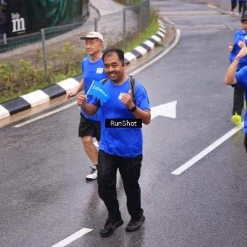 Runner Photo 7938709