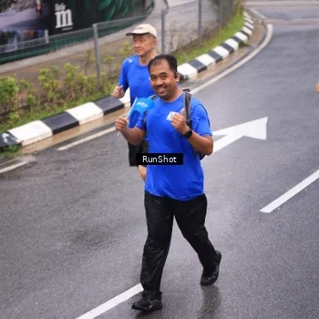 Runner Photo 7938713