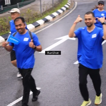 Runner Photo 7938718