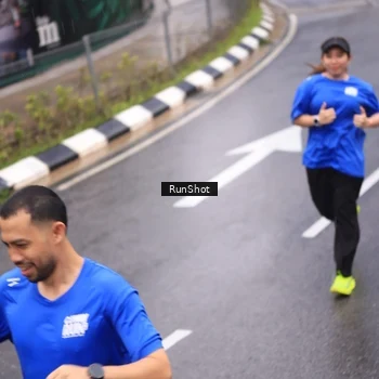 Runner Photo 7938723