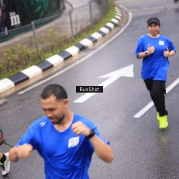 Runner Photo 7938738