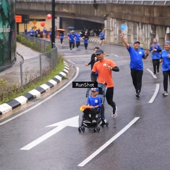 Runner Photo 7938747