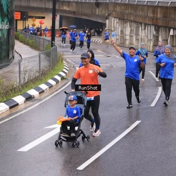 Runner Photo 7938753