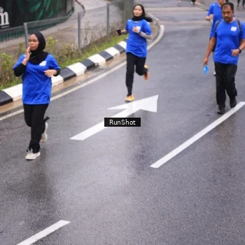 Runner Photo 7938754