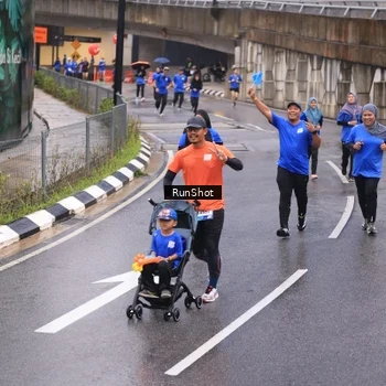 Runner Photo 7938755
