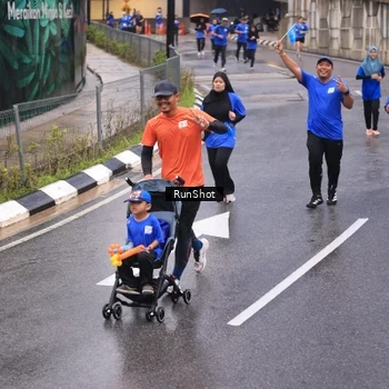 Runner Photo 7938757