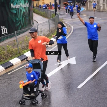 Runner Photo 7938762