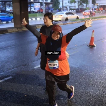 Runner Photo 7938772