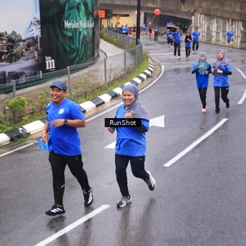 Runner Photo 7938780