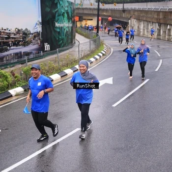 Runner Photo 7938785