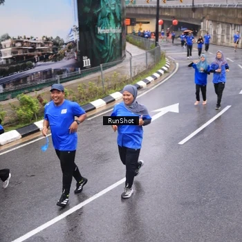 Runner Photo 7938786