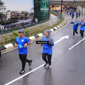 Runner Photo 7938787