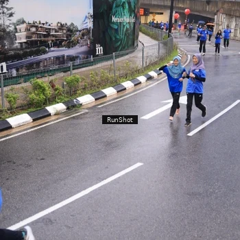 Runner Photo 7938803