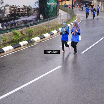 Runner Photo 7938809