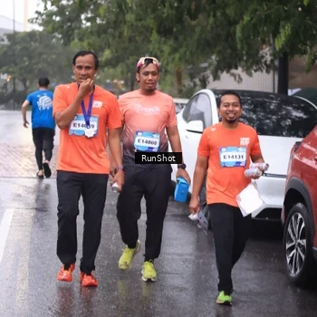 Runner Photo 7938818