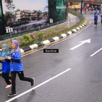 Runner Photo 7938824