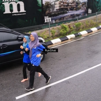 Runner Photo 7938828