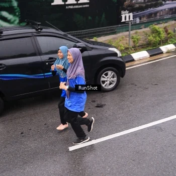 Runner Photo 7938831
