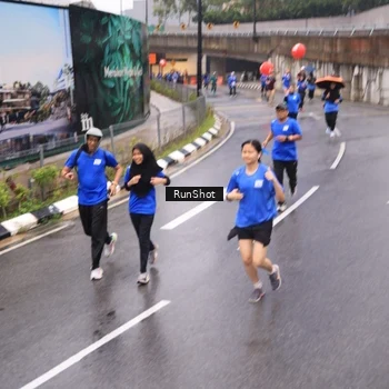 Runner Photo 7938842