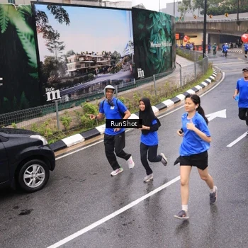 Runner Photo 7938855