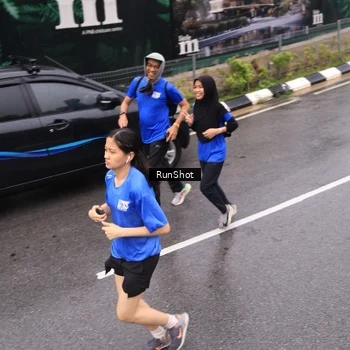 Runner Photo 7938859