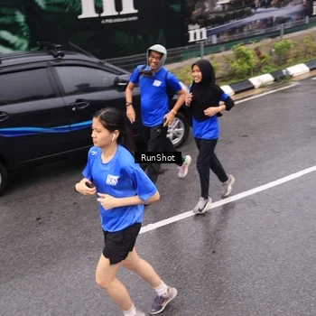 Runner Photo 7938860