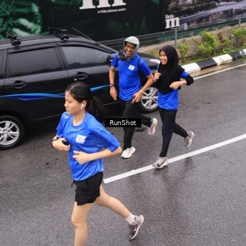 Runner Photo 7938862
