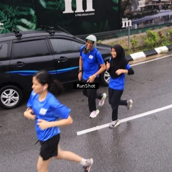 Runner Photo 7938863