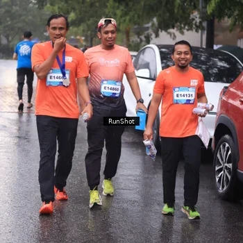 Runner Photo 7938864